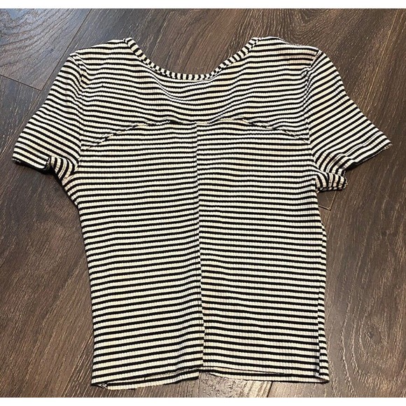 Women's FREE PEOPLE Black & White Striped Cropped Top Size Small - Picture 3 of 3